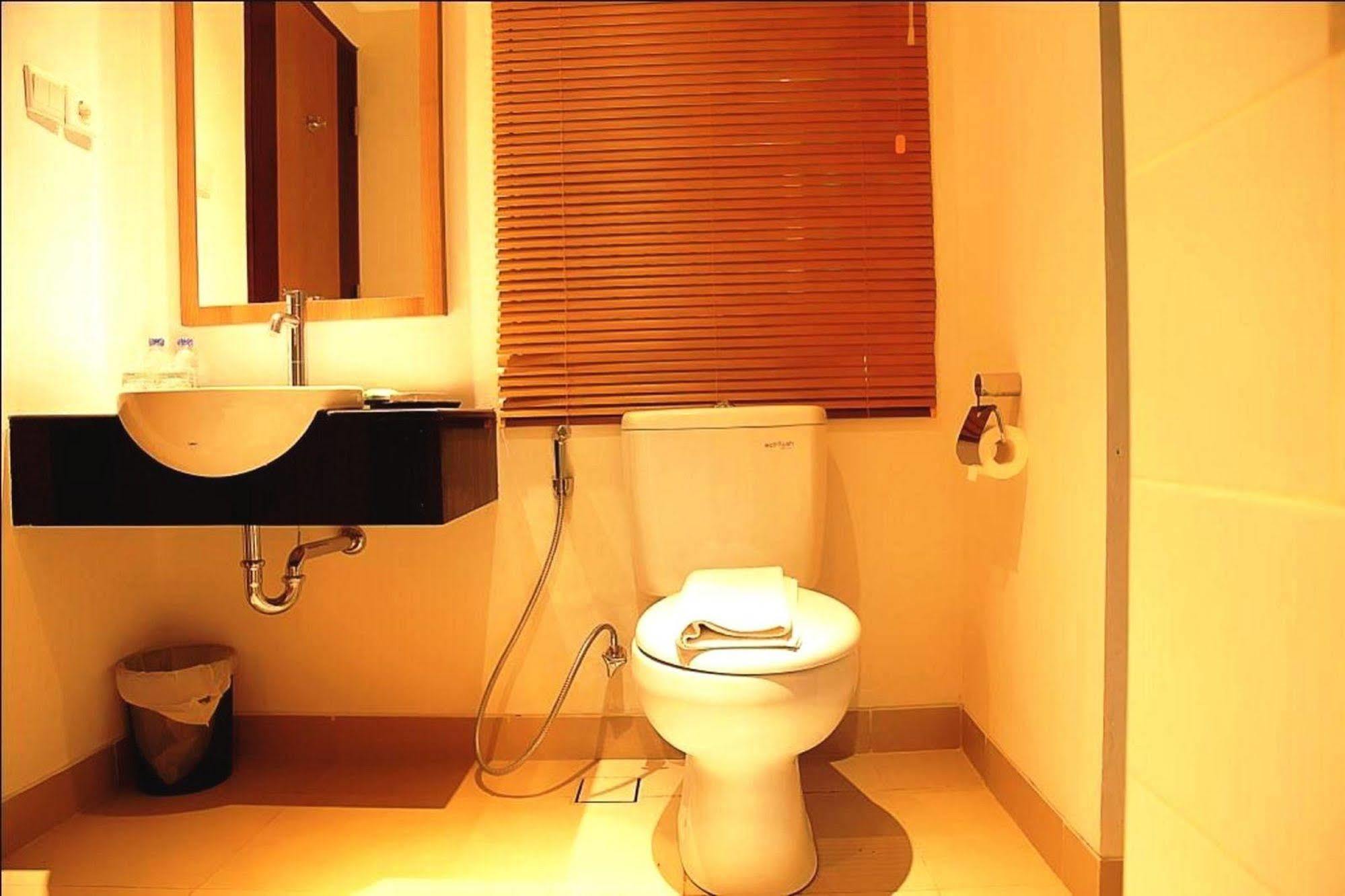Santosa City Hotel 丹帕沙 外观 照片