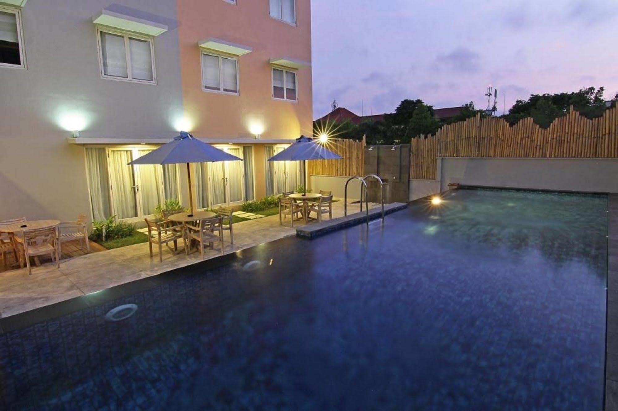 Santosa City Hotel 丹帕沙 外观 照片