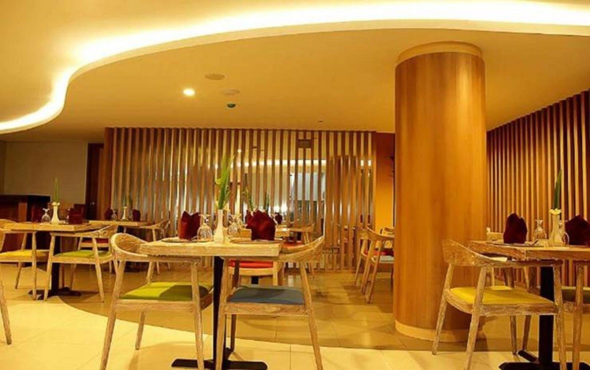 Santosa City Hotel 丹帕沙 外观 照片